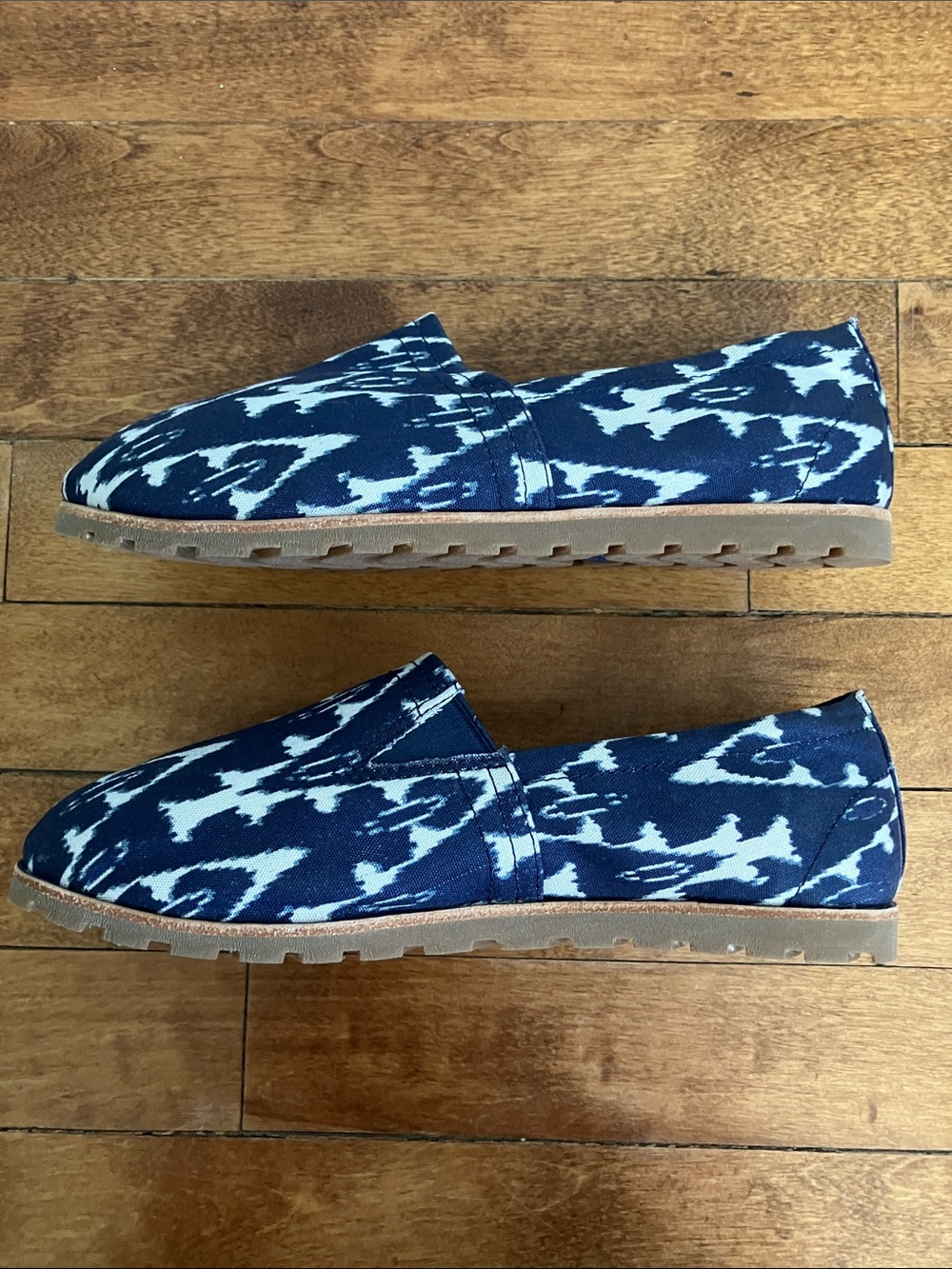 Navy White Ikat Print Canvas Slip On L.L.Bean Womens 7 M Shoes - Picture 7 of 14